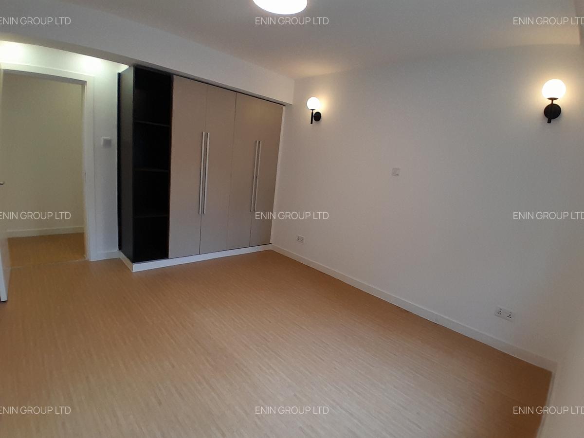 3 Bed Apartment with En Suite in Lavington - 5
