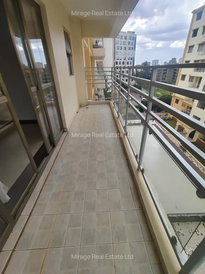 3 Bed Apartment with Swimming Pool in Kilimani - 20