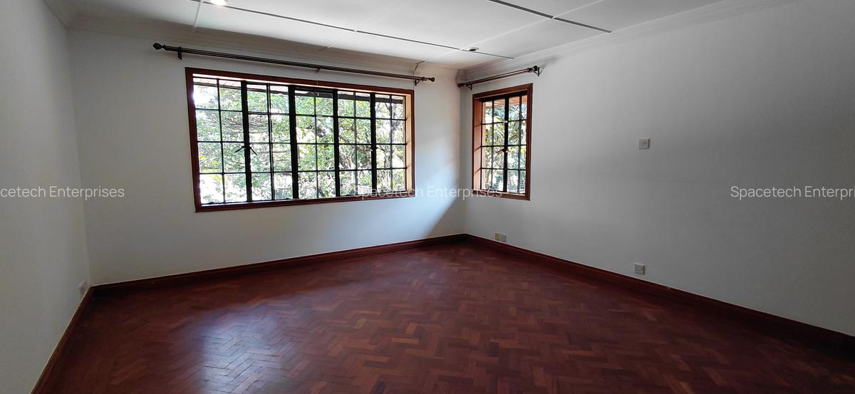 5 Bed Townhouse with En Suite in Runda - 20