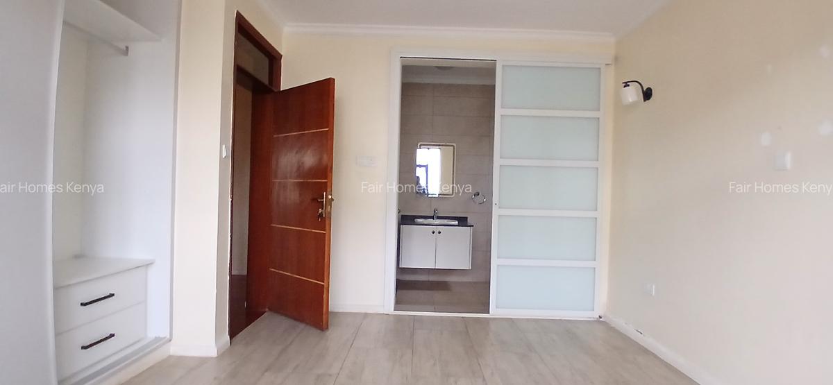 4 Bed Townhouse with En Suite at Lavington Green - 12
