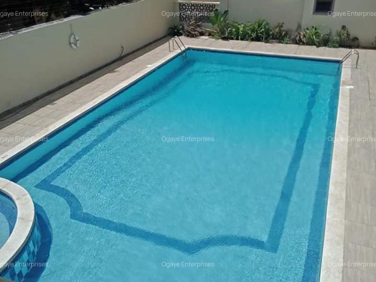 3 Bed Apartment with En Suite at 801181 - 12
