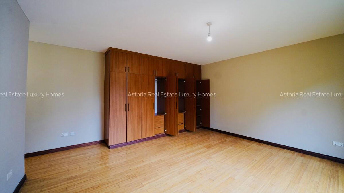 3 Bed Apartment with En Suite at 2026-536 3 Bed - 20