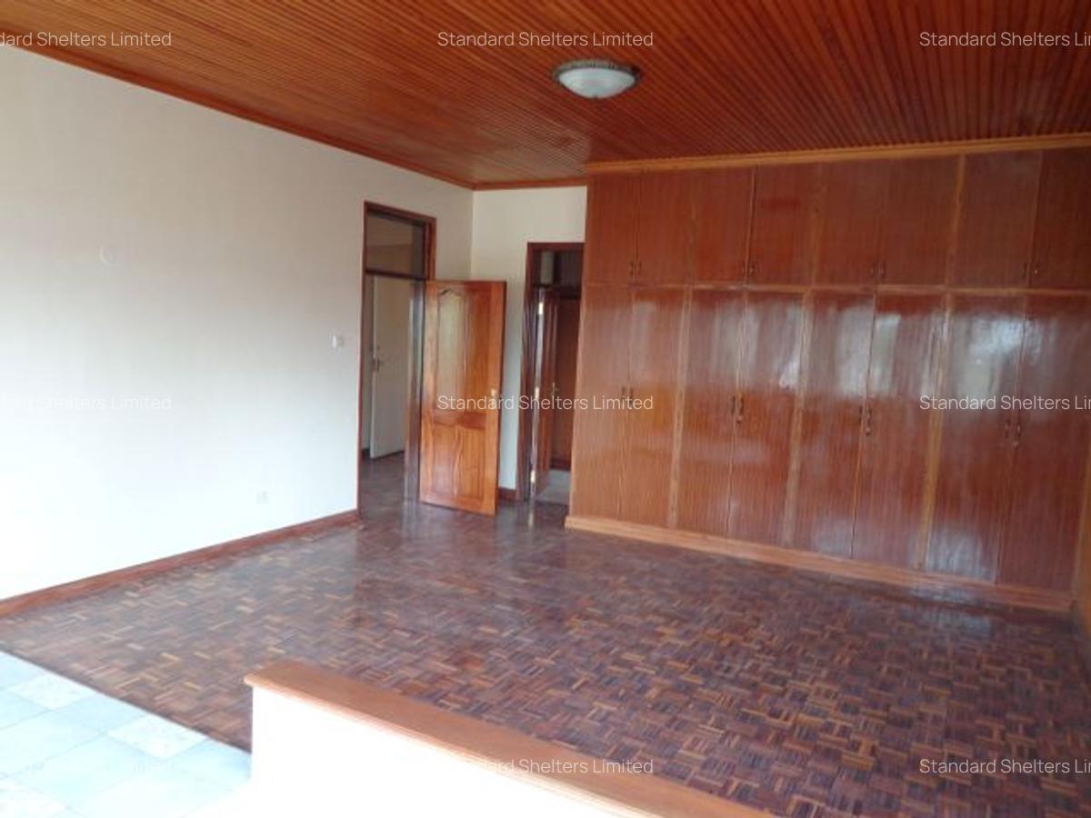 6 Bed House with En Suite in Nyari - 19
