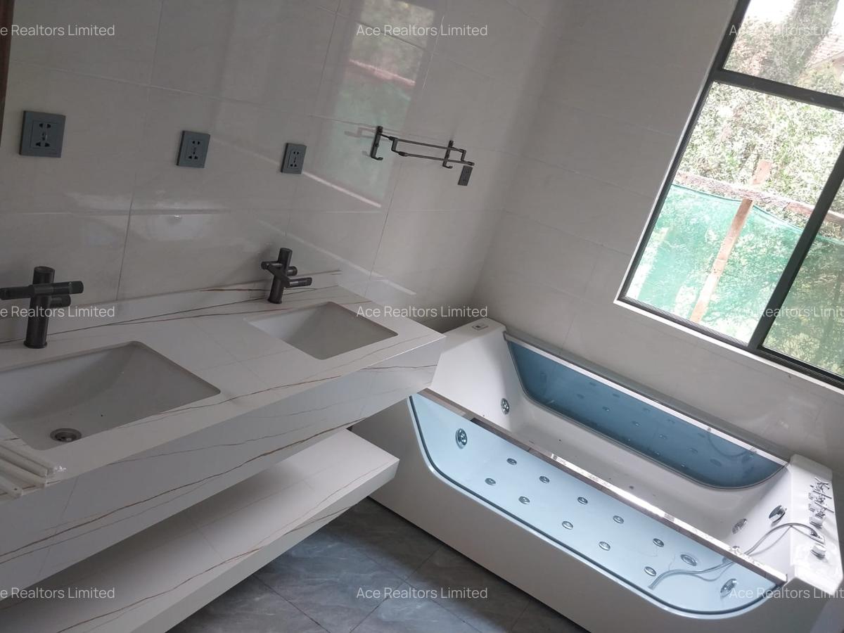 4 Bed Townhouse with En Suite at Lavington Estate - 16