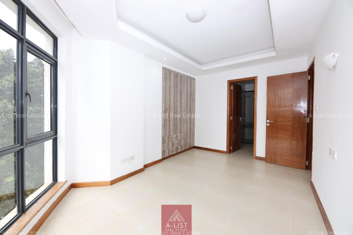 2 Bed Apartment with En Suite at Lantana Road - 5