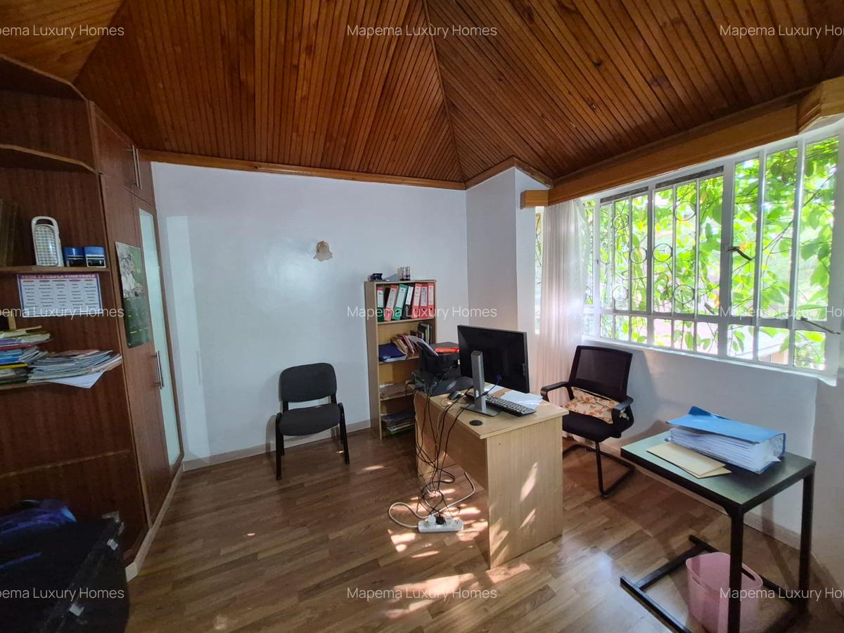 5 Bed House with En Suite at Hardy Area - 16