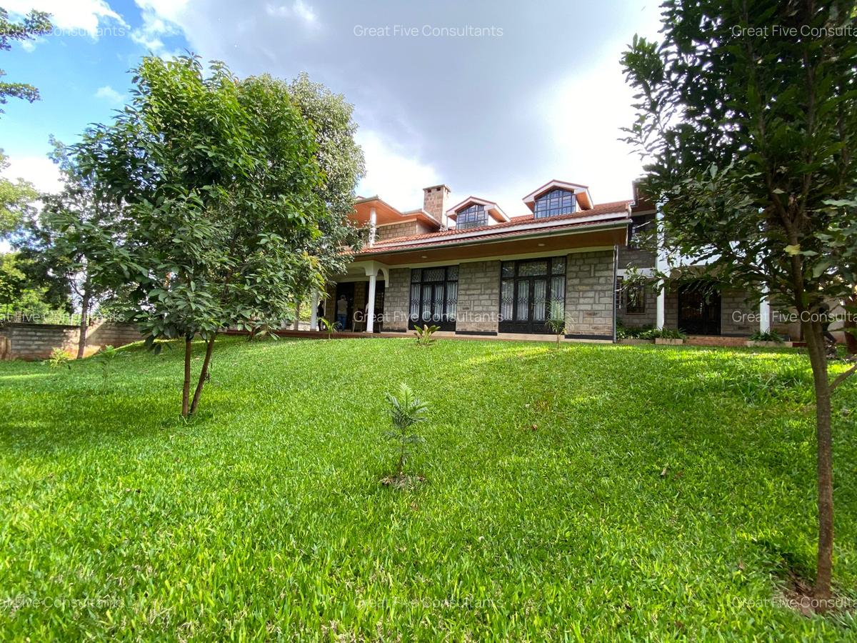 5 Bed House with En Suite in Runda - 1