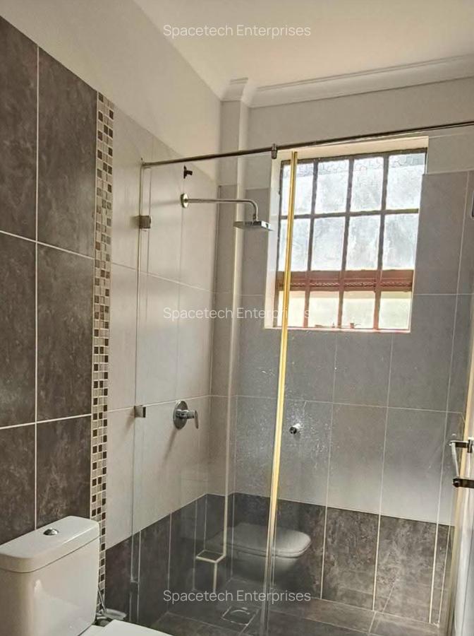 4 Bed Townhouse with En Suite in Rosslyn - 12
