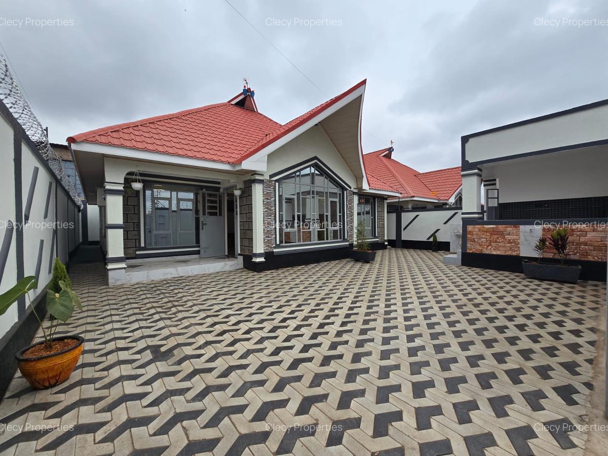 3 Bed House with En Suite at Kimbo - 2