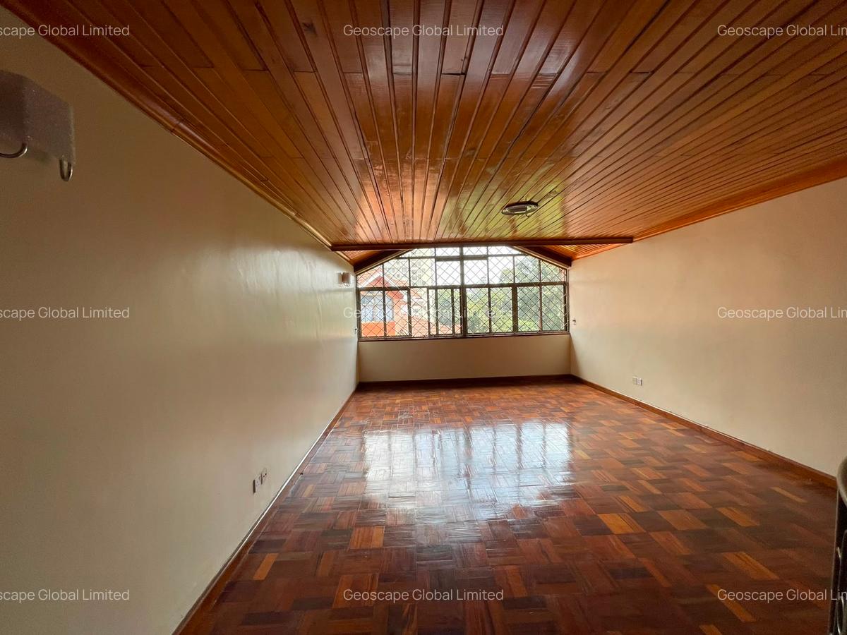 4 Bed Apartment with En Suite in Riverside - 1