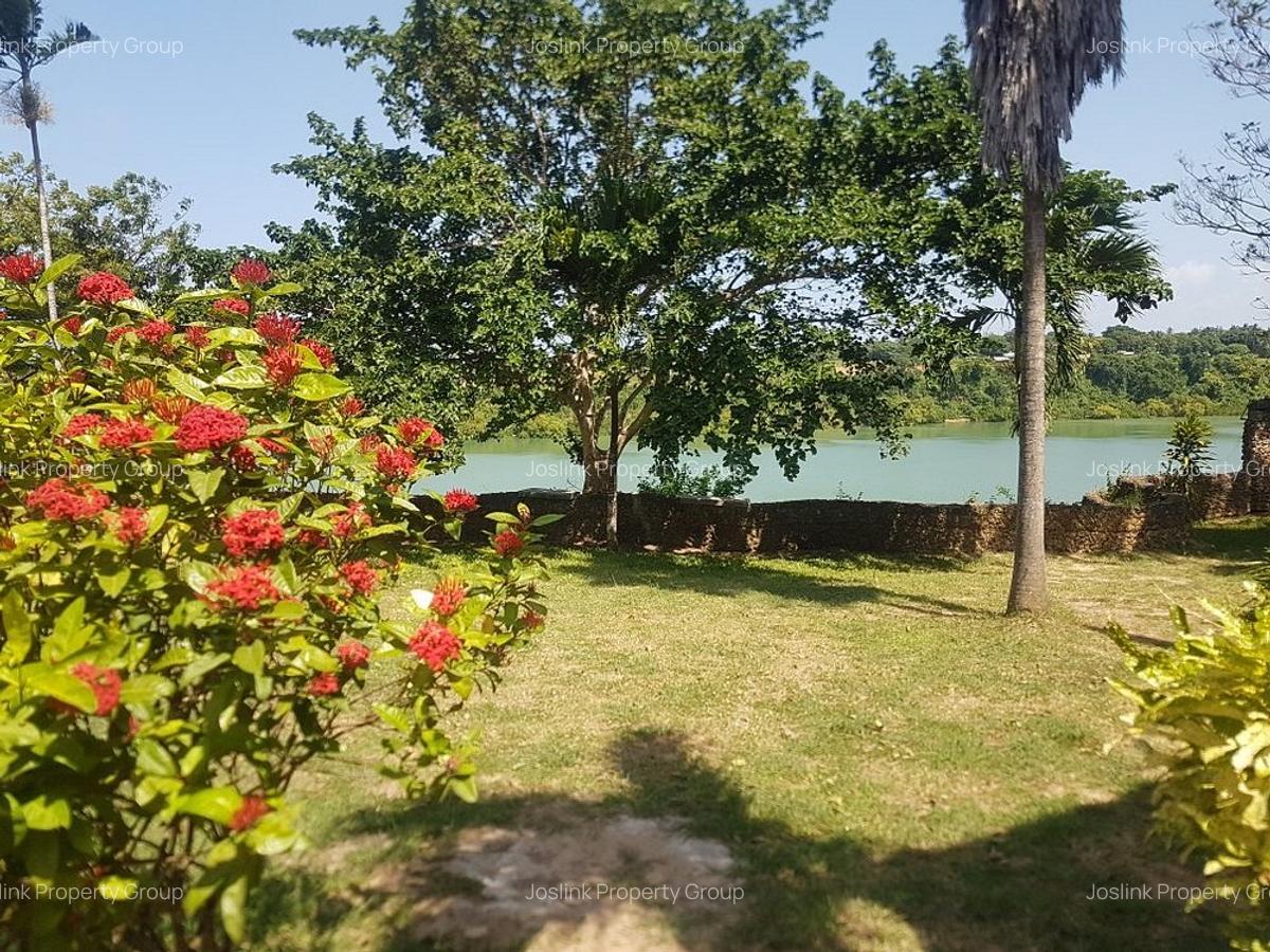 10 Bed Apartment in Nyali Area - 4