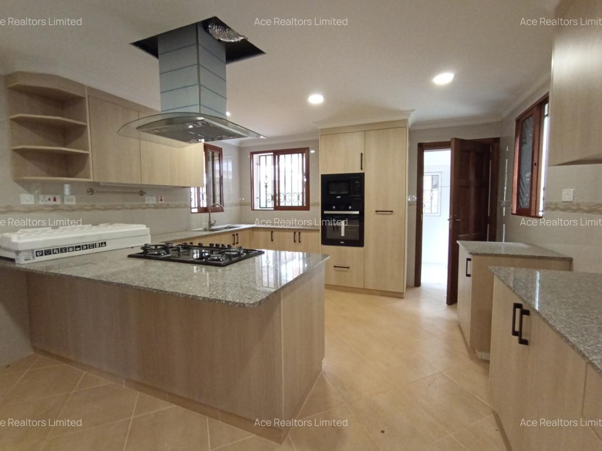 5 Bed Townhouse with En Suite at Shanzu Road - 4