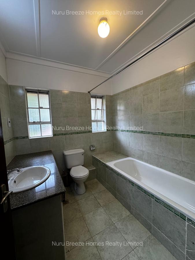 5 Bed Townhouse with En Suite in Rosslyn - 13