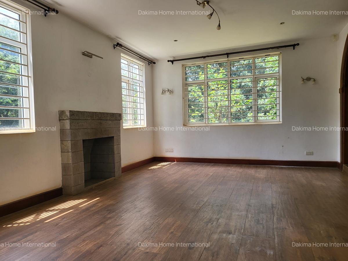 5 Bed Townhouse with En Suite in Rosslyn - 7