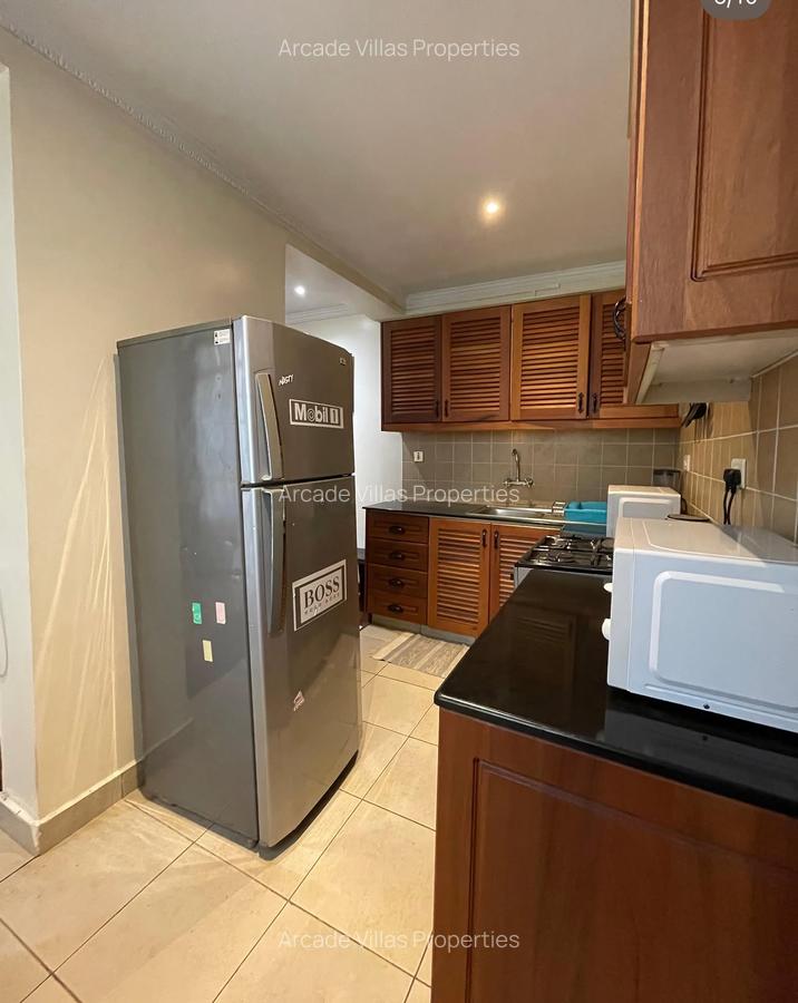 Serviced 1 Bed Apartment with En Suite in Riverside - 4