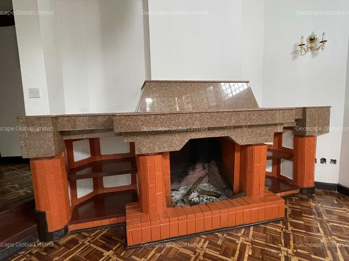5 Bed House with En Suite in Runda - 9