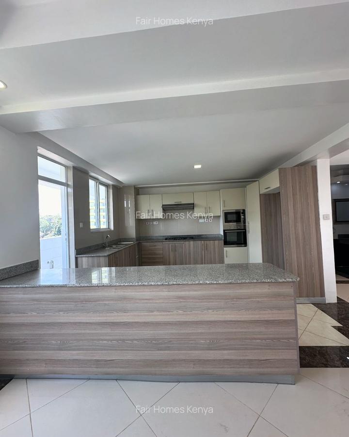 3 Bed Apartment with En Suite at Hatheru Road - 3