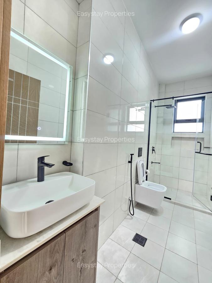 3 Bed Apartment with En Suite in Brookside - 8