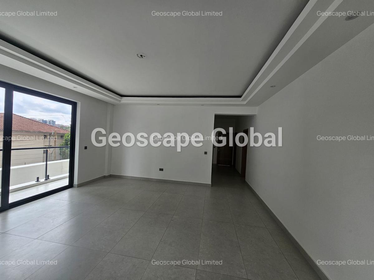3 Bed Apartment with En Suite in Brookside - 3