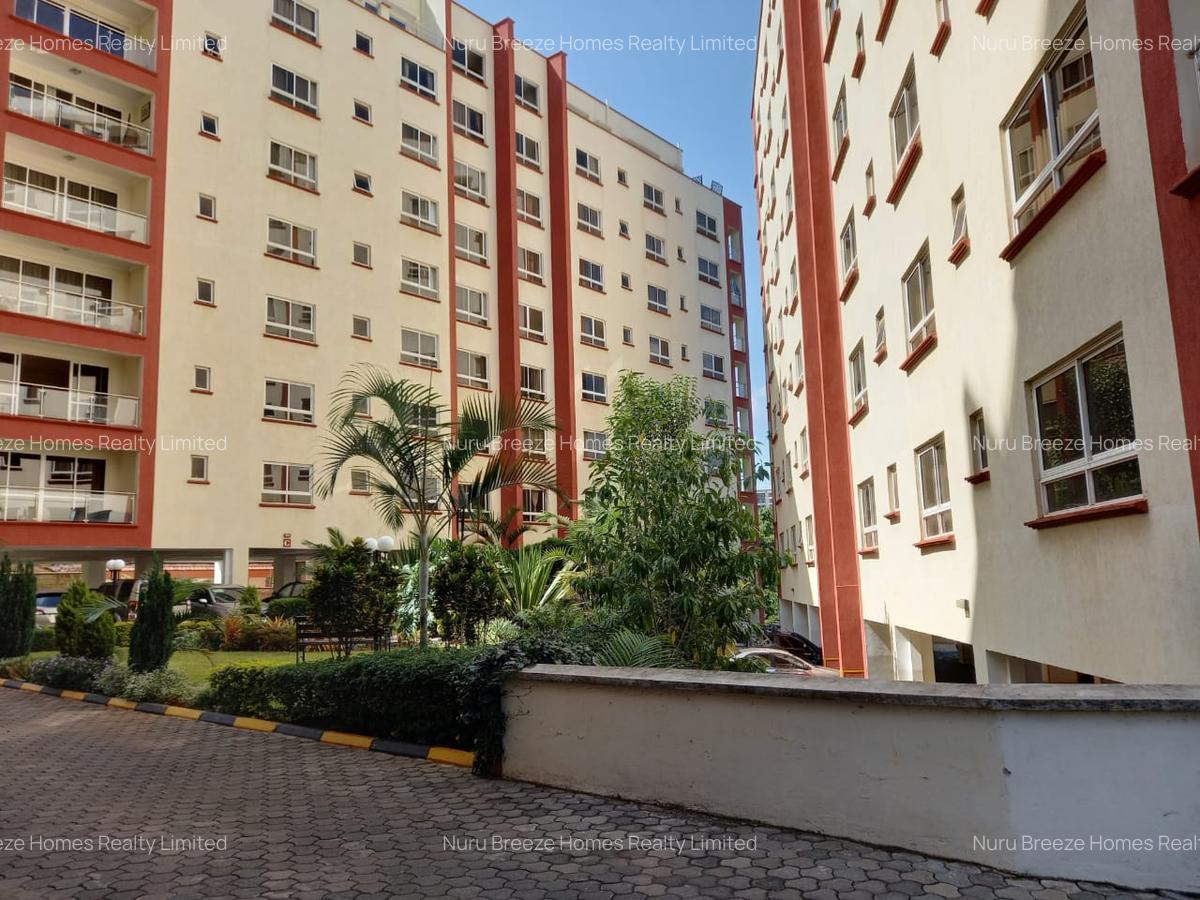 3 Bed Apartment with En Suite in Brookside - 1