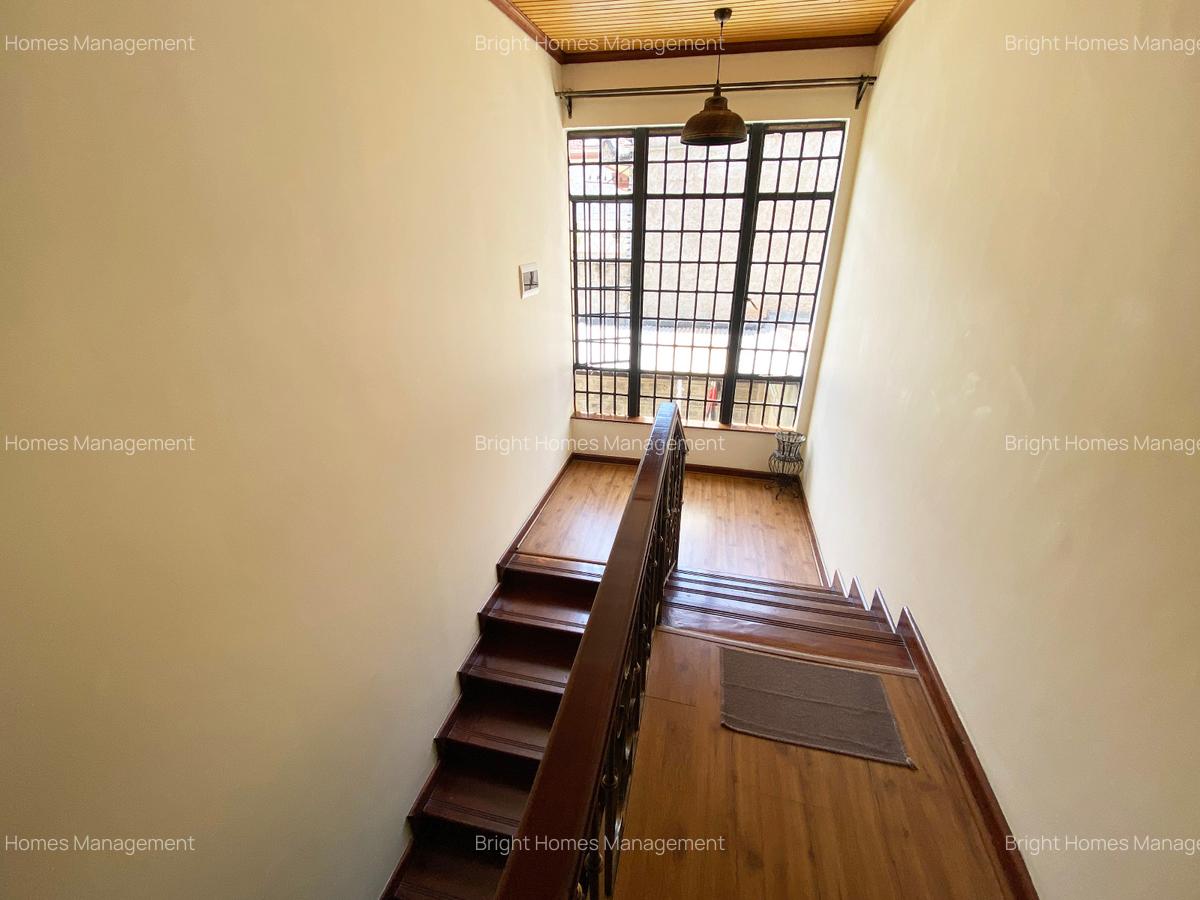 5 Bed Townhouse with En Suite in Spring Valley - 14