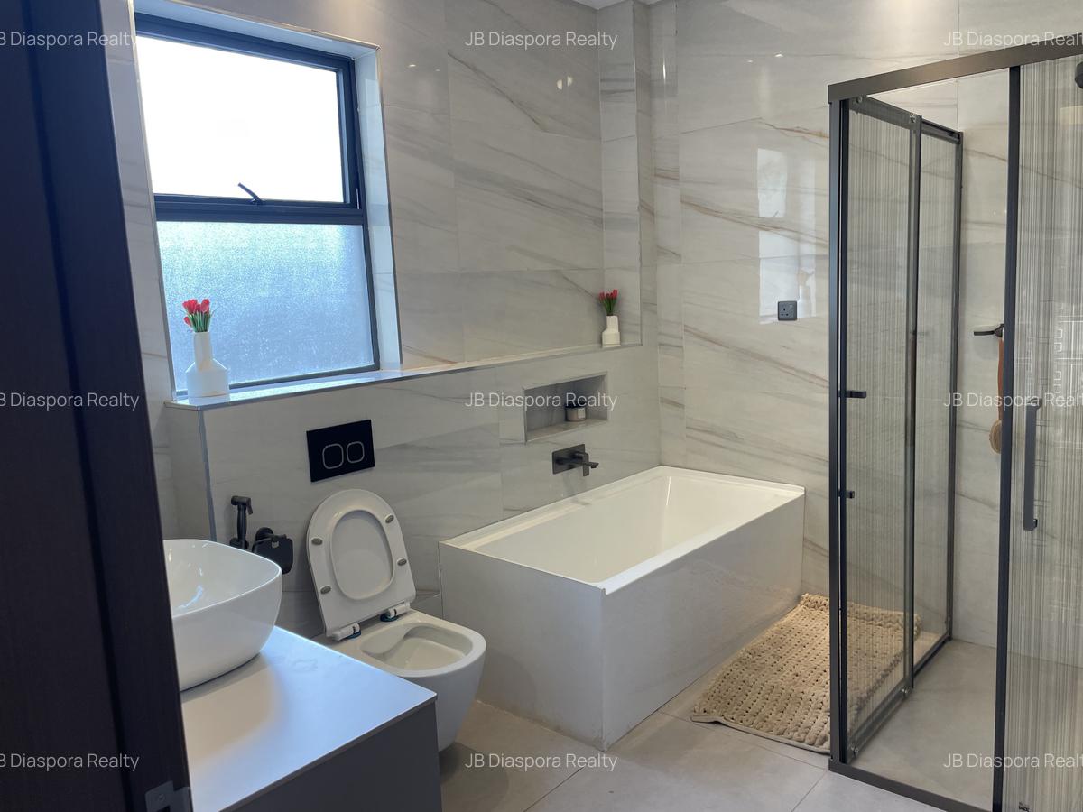 4 Bed Apartment with En Suite at Parklands - 15