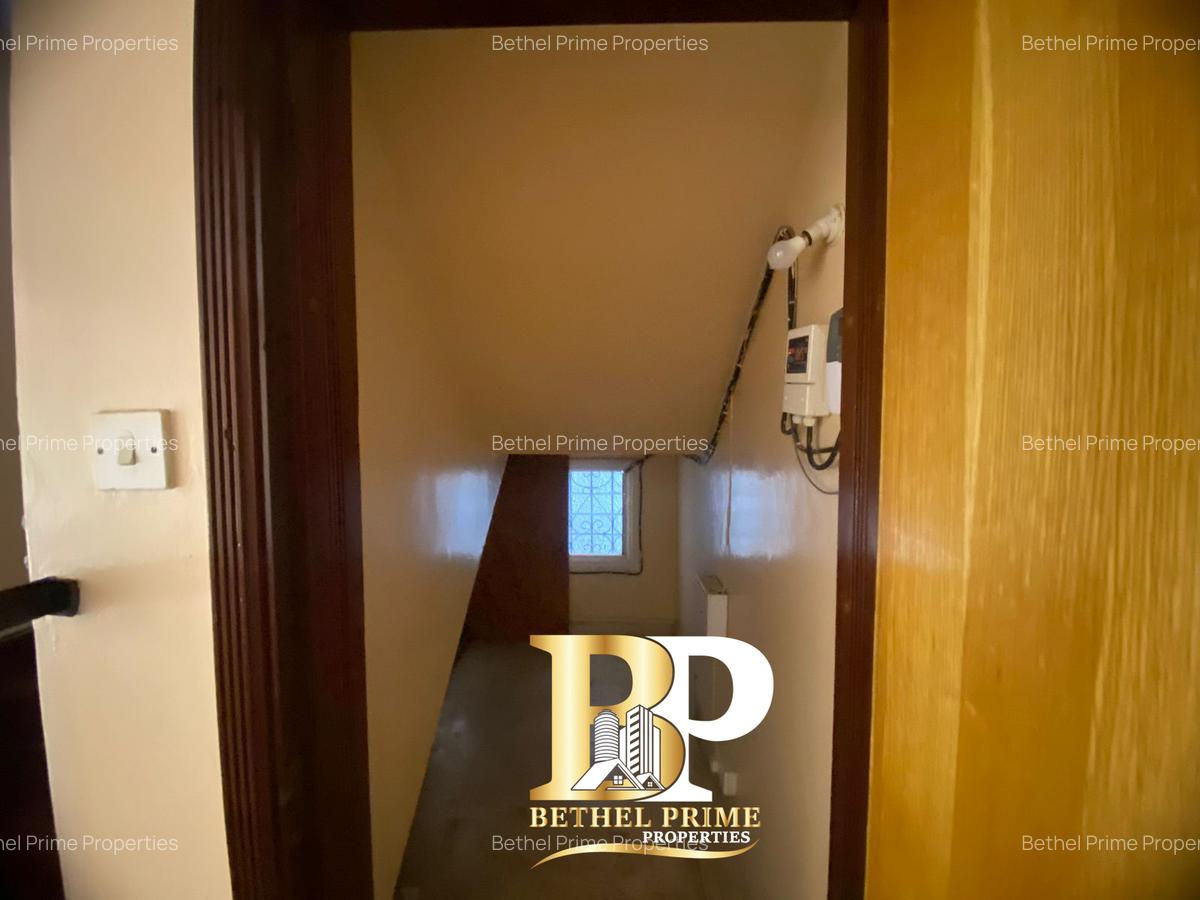 3 Bed Townhouse with Garden in Brookside - 18