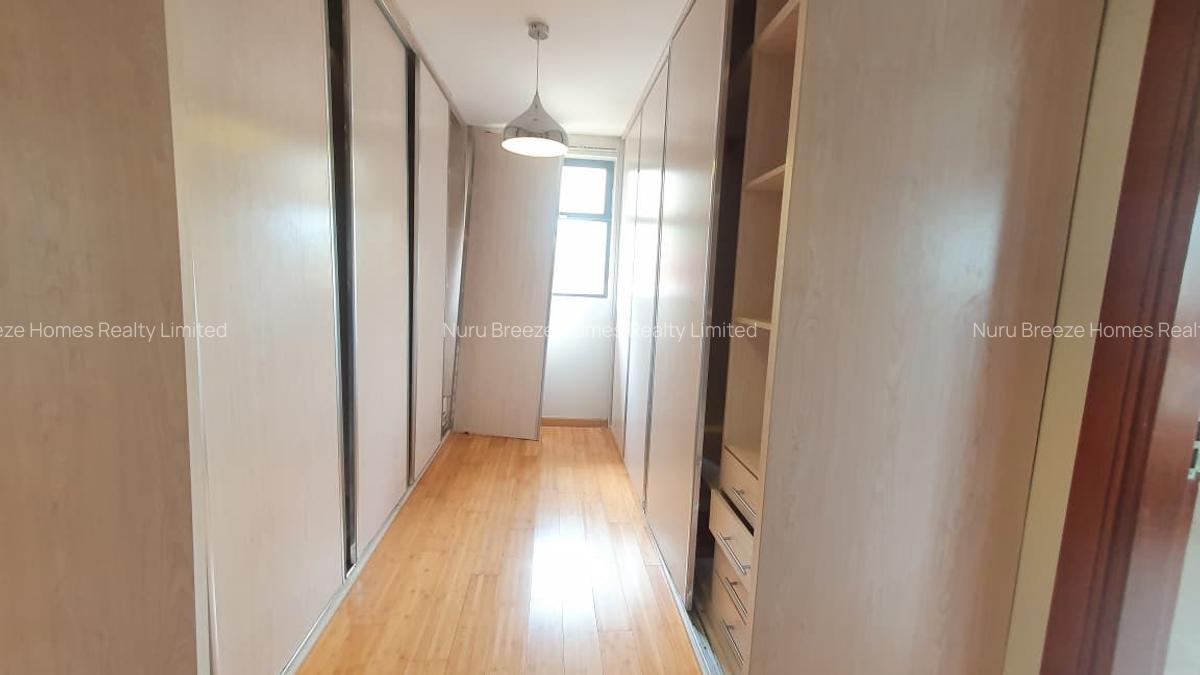 5 Bed Townhouse with En Suite in Lavington - 4