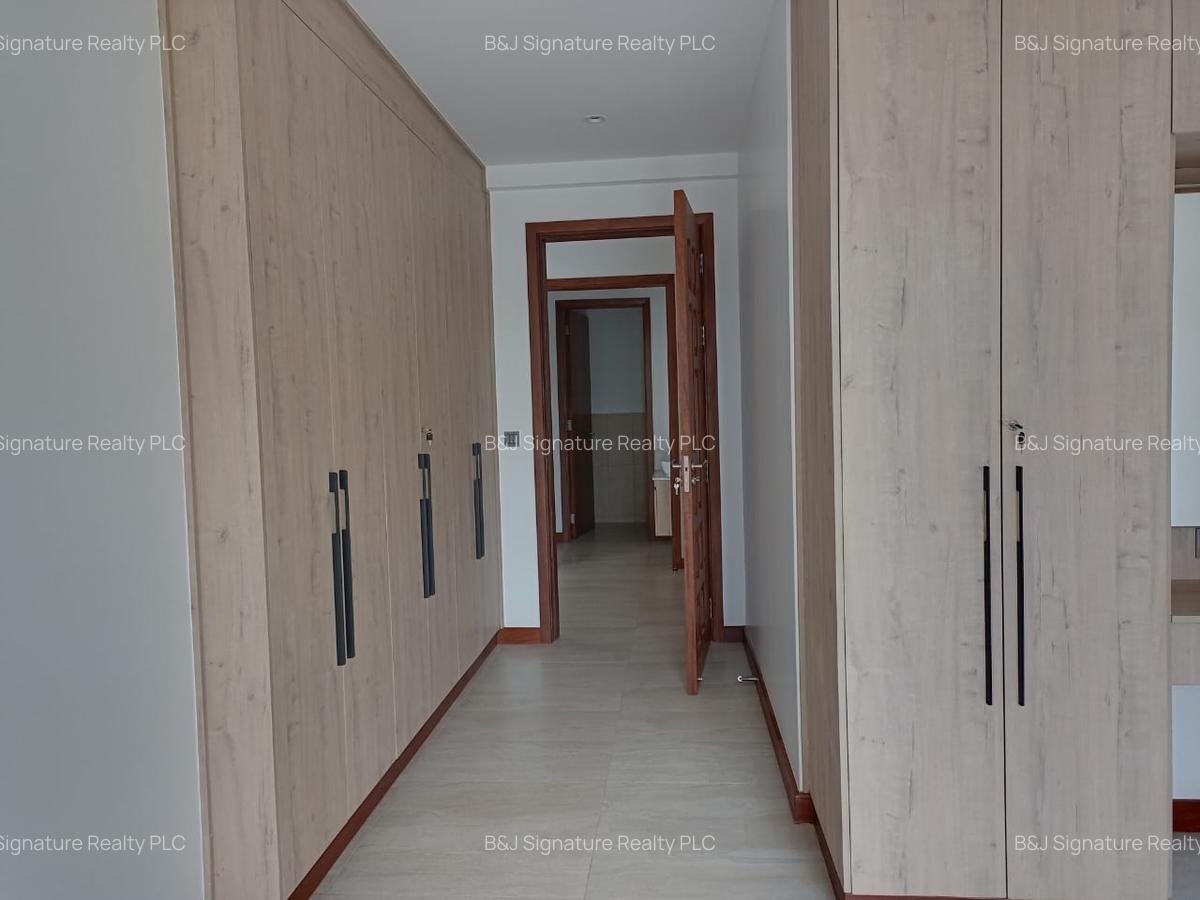 4 Bed Apartment with En Suite in General Mathenge - 6