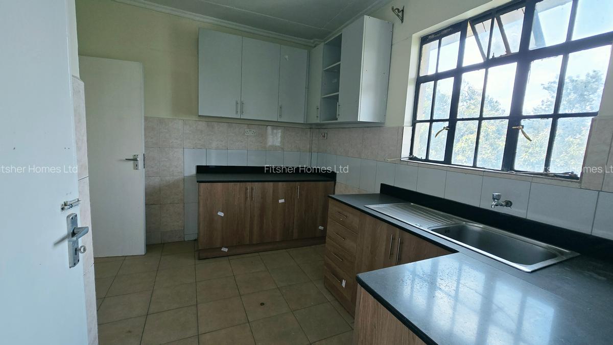3 Bed Apartment with Borehole in Ngara - 16