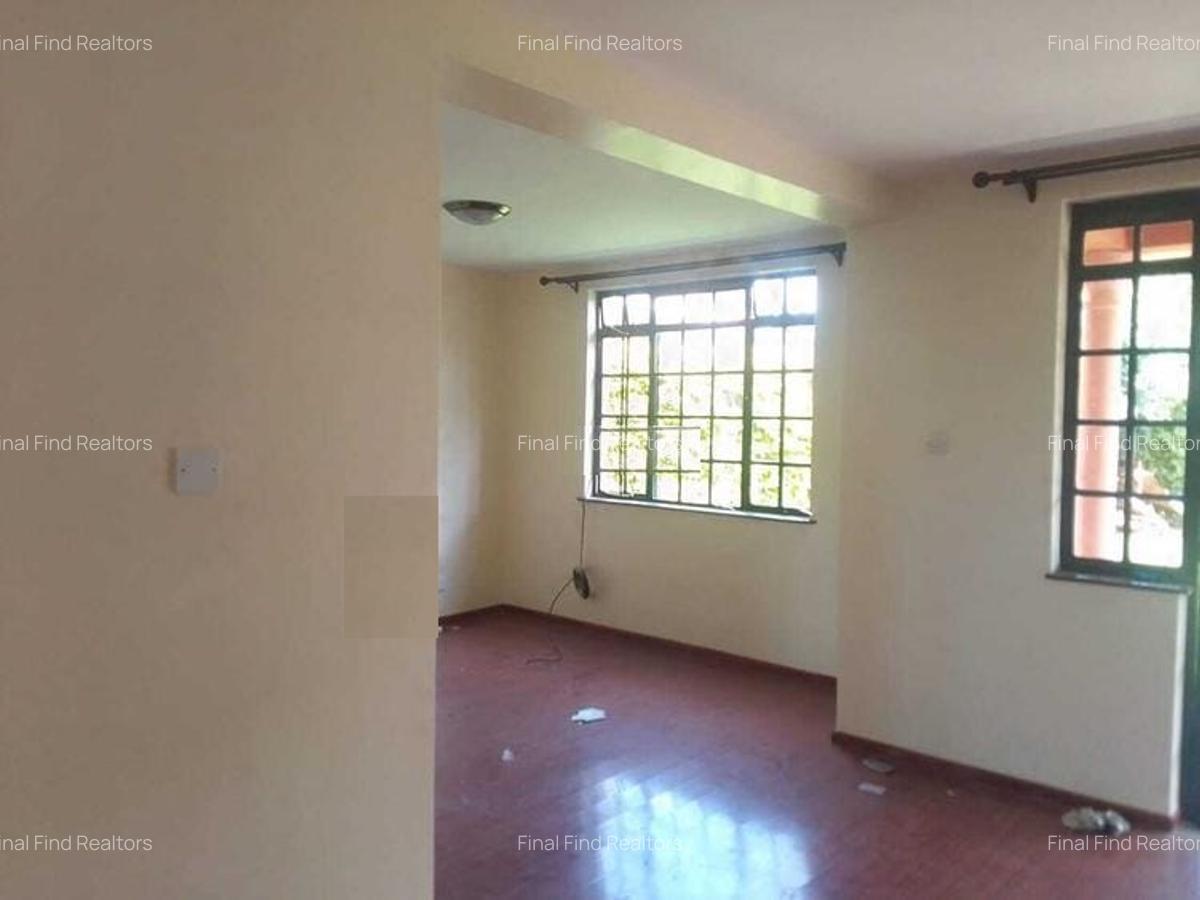 4 Bed Townhouse with En Suite in Ridgeways - 5