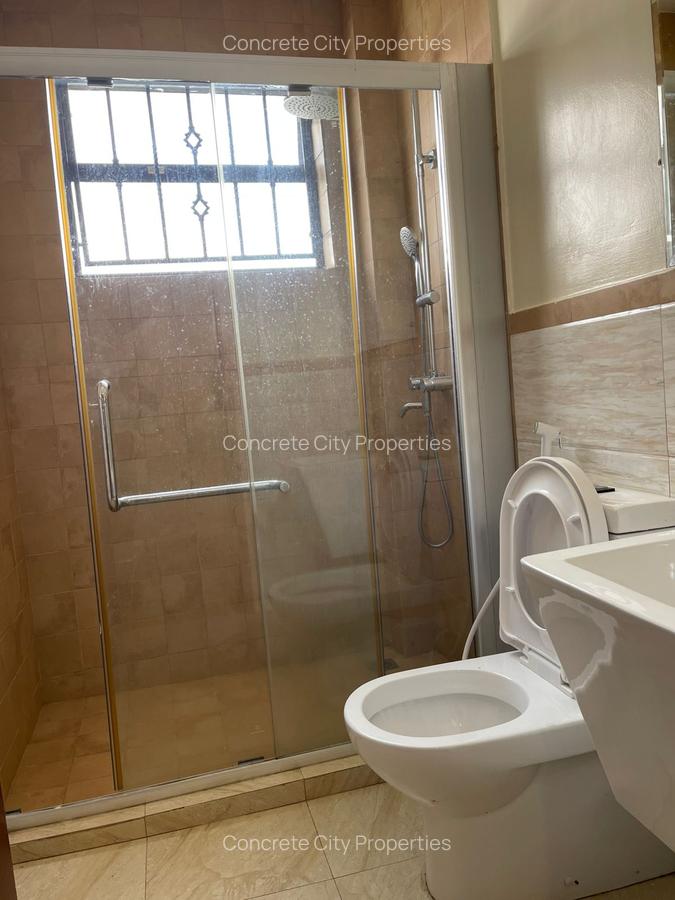 5 Bed Townhouse with Garden in Lavington - 15