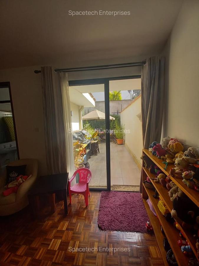 4 Bed Townhouse with En Suite in Spring Valley - 17
