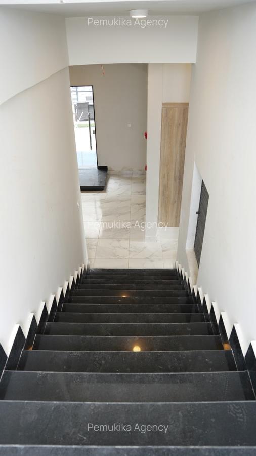 2 Bed Apartment with En Suite in Westlands Area - 12