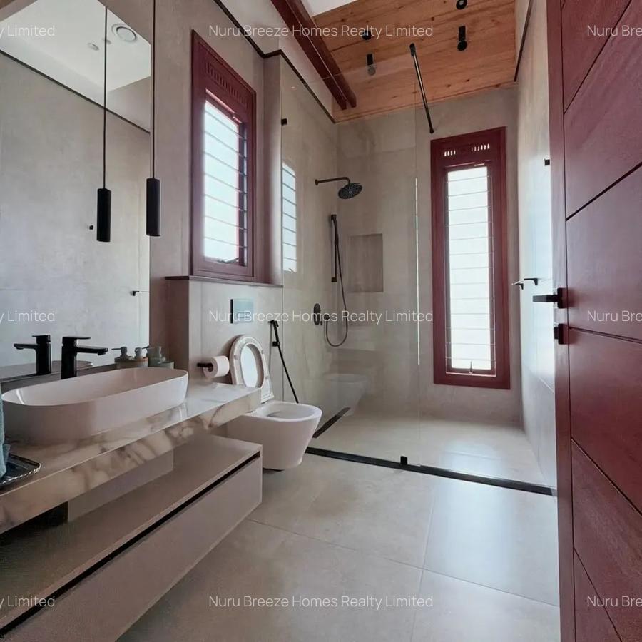 4 Bed Villa with En Suite in Runda - 5