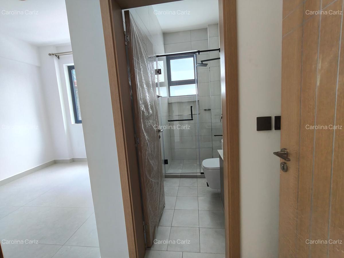3 Bed Apartment with En Suite in Brookside - 5