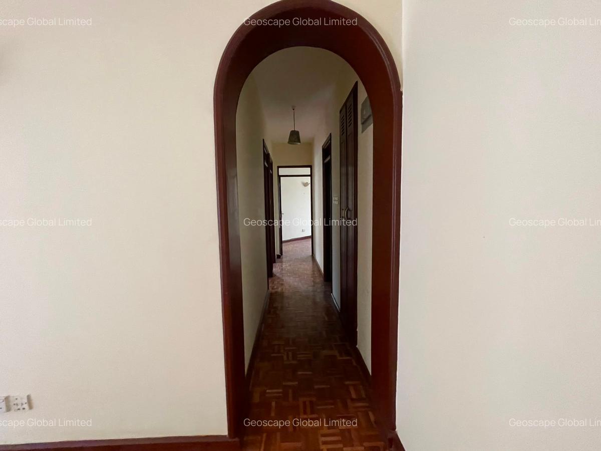 3 Bed Apartment with En Suite in Brookside - 8