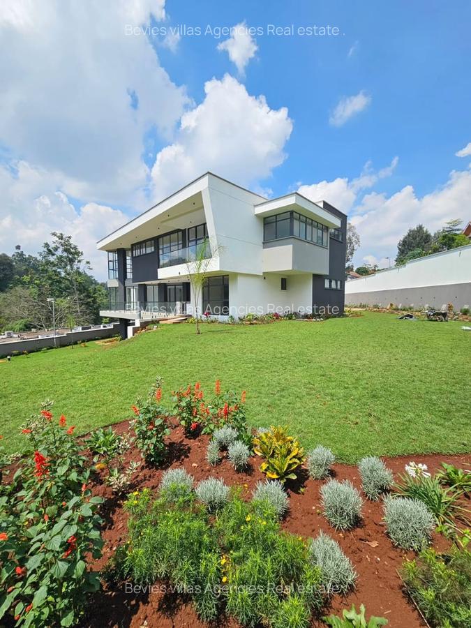 5 Bed Villa with En Suite at Nyari - 1