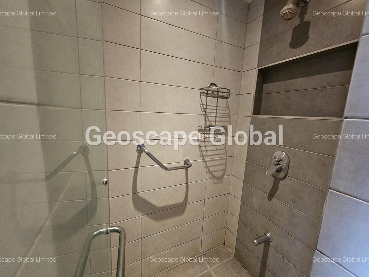 5 Bed House with En Suite in Gigiri - 12