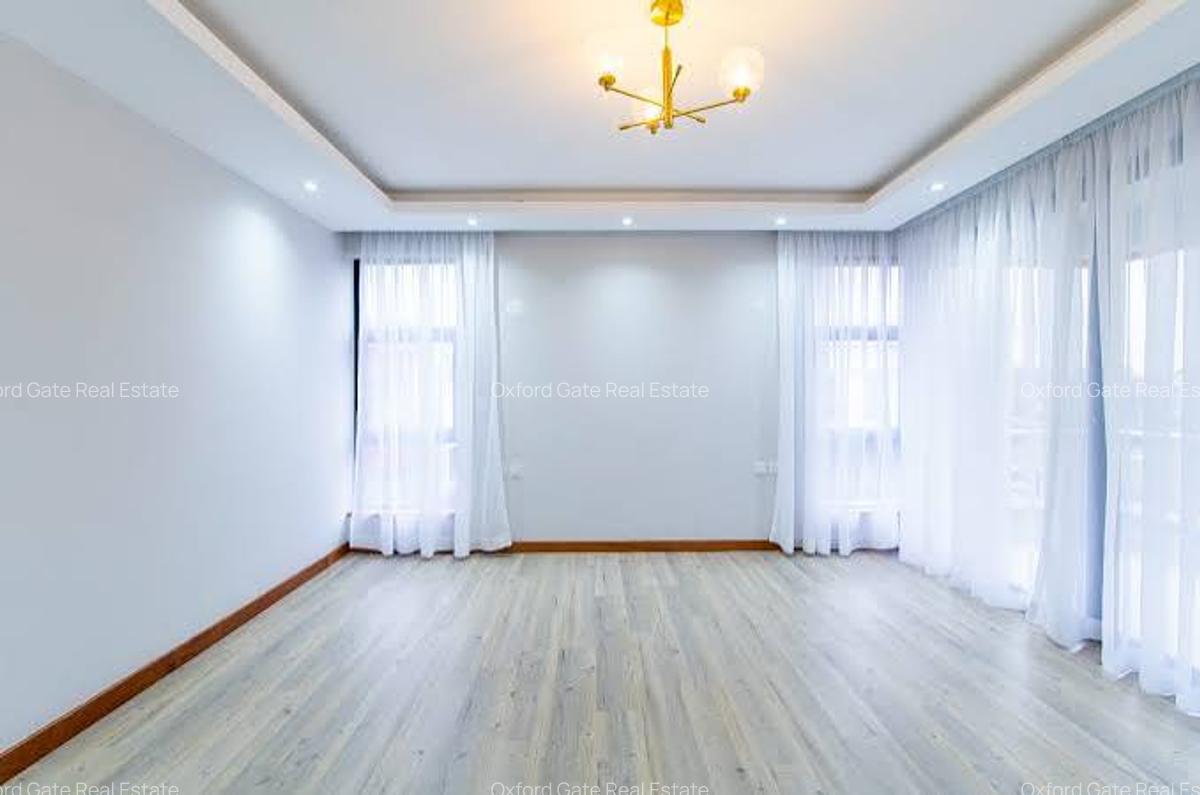 4 Bed Villa with En Suite at Brookview - 9