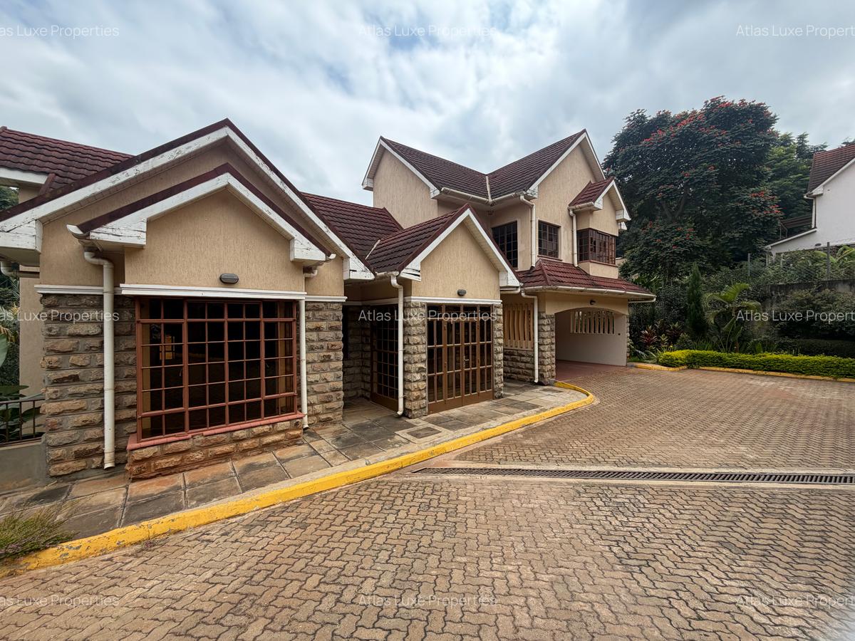 4 Bed Townhouse with En Suite at Rosslyn - 13