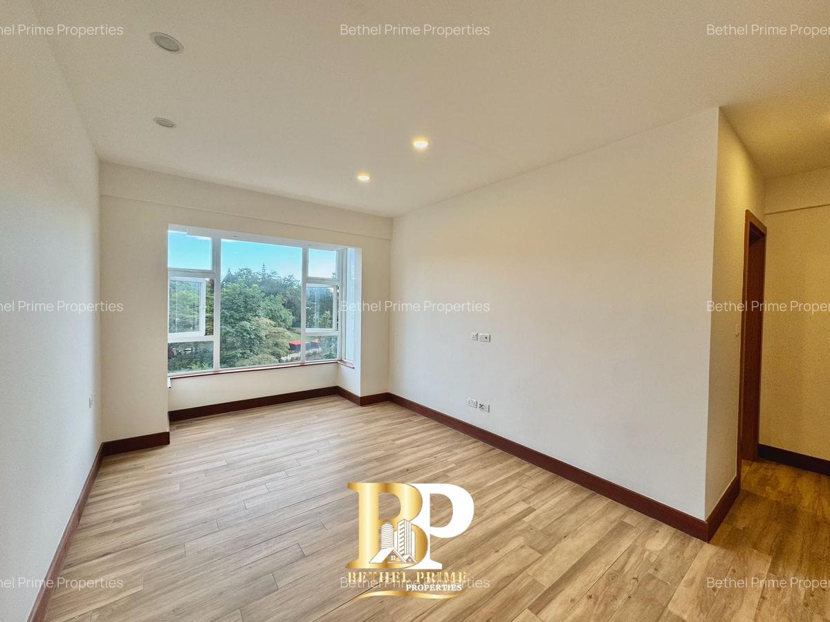 3 Bed Apartment with En Suite in Parklands - 6