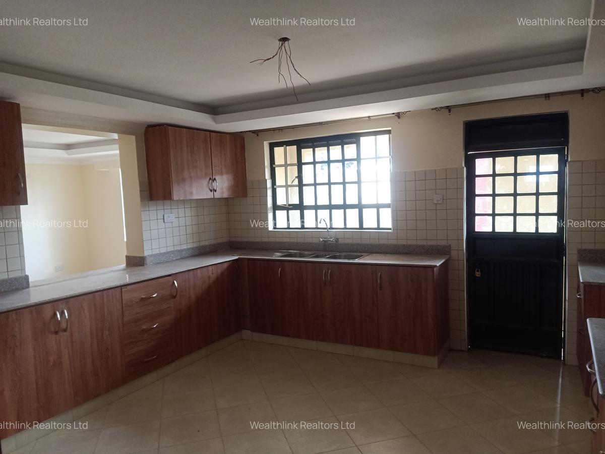 4 Bed Townhouse with En Suite at Garden Estate - 6