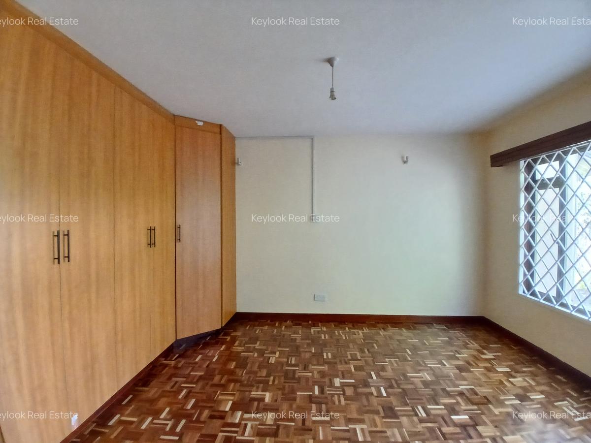 4 Bed Townhouse with En Suite at Lavington Green - 18