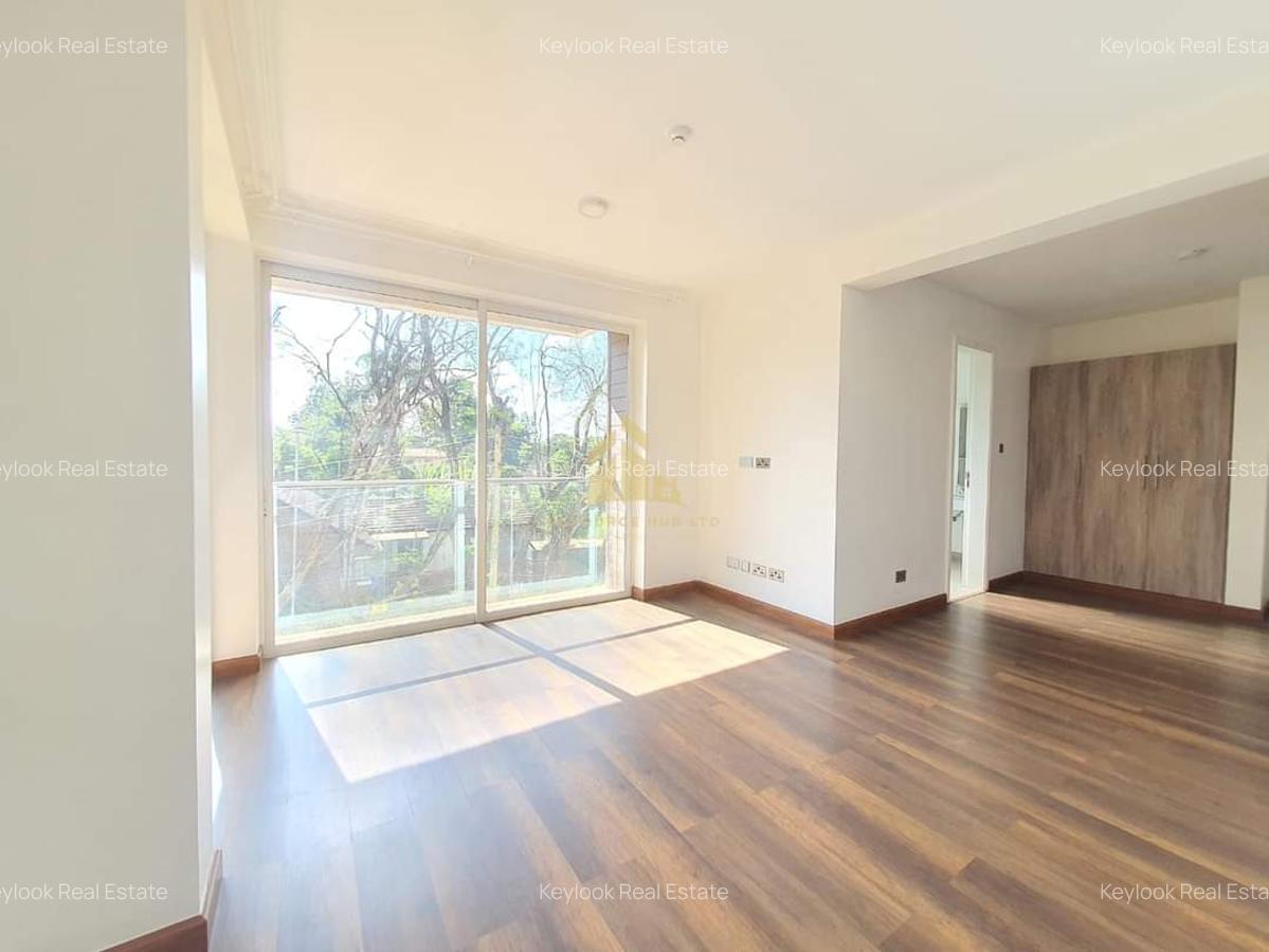 4 Bed Townhouse with En Suite at Lavington - 9