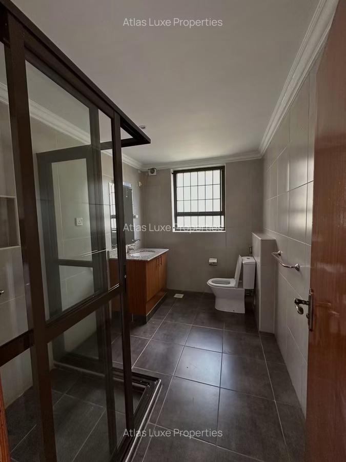 5 Bed Townhouse with En Suite at 0Ld Runda - 9