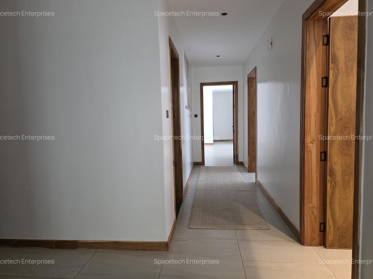 Furnished 4 Bed Apartment with En Suite in Spring Valley - 12