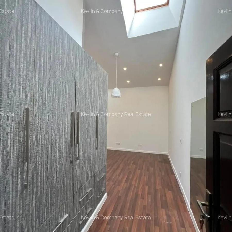 6 Bed Villa with En Suite in Runda - 16