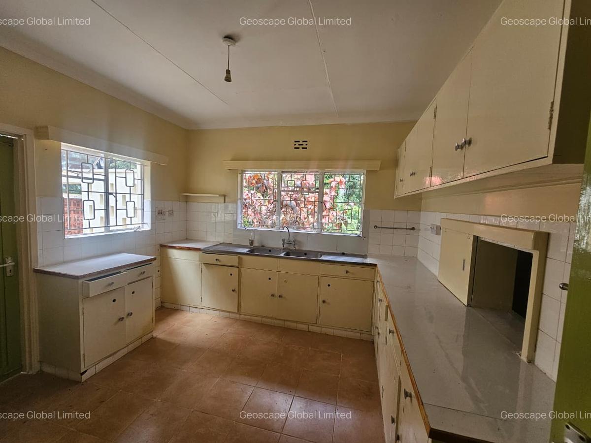 4 Bed House with En Suite in Runda - 6