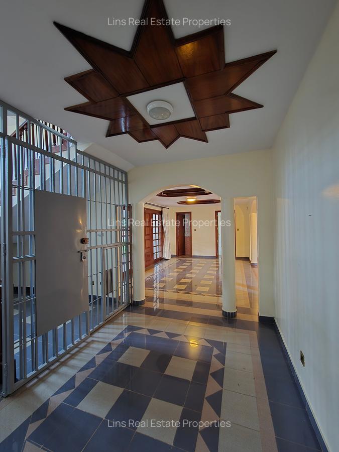 6 Bed House with En Suite in Runda - 18
